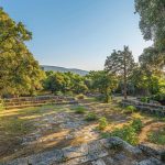 Où devrais-je partir en Grèce pour visiter les temples ?