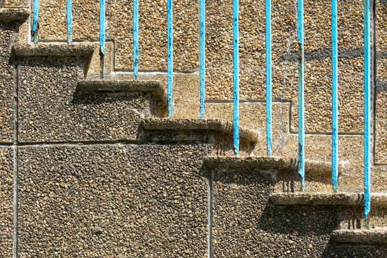 Rénover un escalier extérieur sans se planter : ce que j'ai fait étape par étape