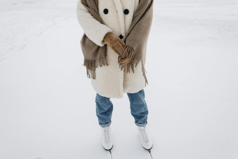 Rester stylée et au chaud en hiver : ma méthode après 38 hivers parisiens